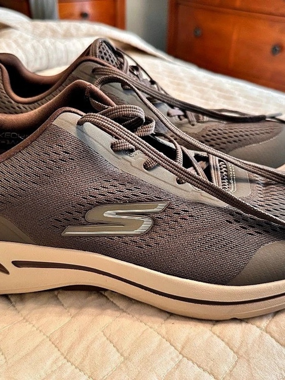 Men’s Skechers GO WALK Arch Fit Athletic Shoes Brown US 13